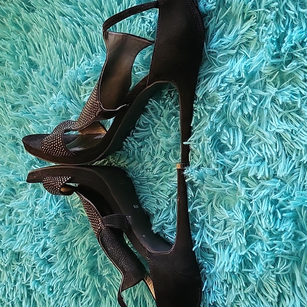G by Guess Black Studded Stilettos Size 9.5 - Picture 5 of 8